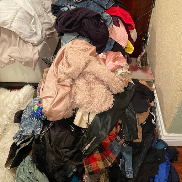 Clothes - Picture 4 of 7